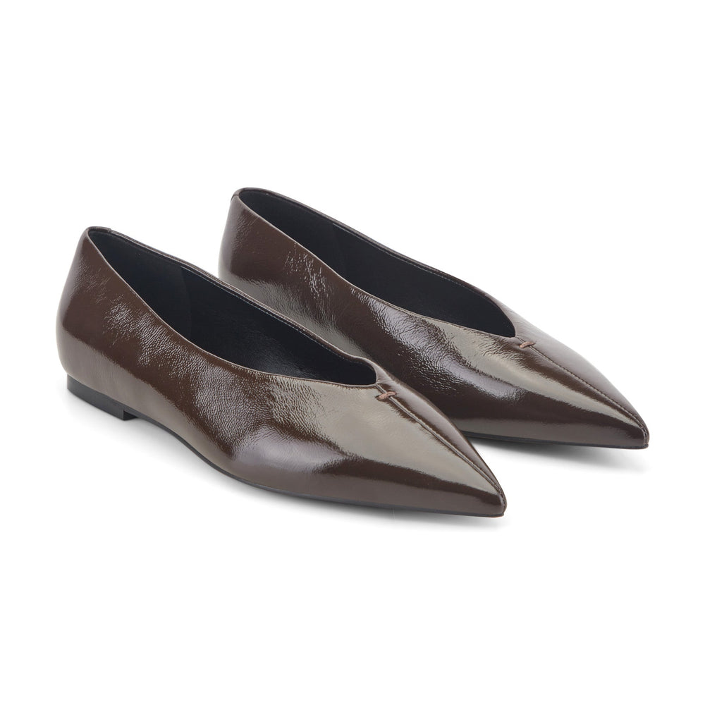 Casee Leather Flat - Dark Brown Patent Leather / Marc Fisher US