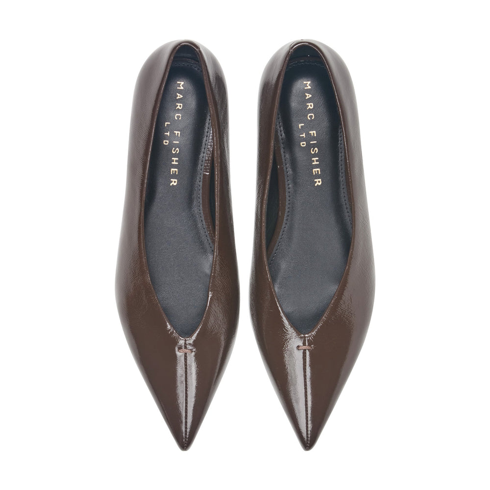 Casee Leather Flat - Dark Brown Patent Leather / Marc Fisher US