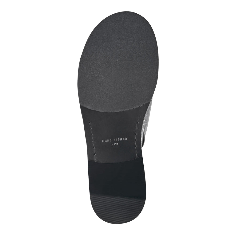 Genella Flat Leather Sandal - Silver Leather / Marc Fisher Online