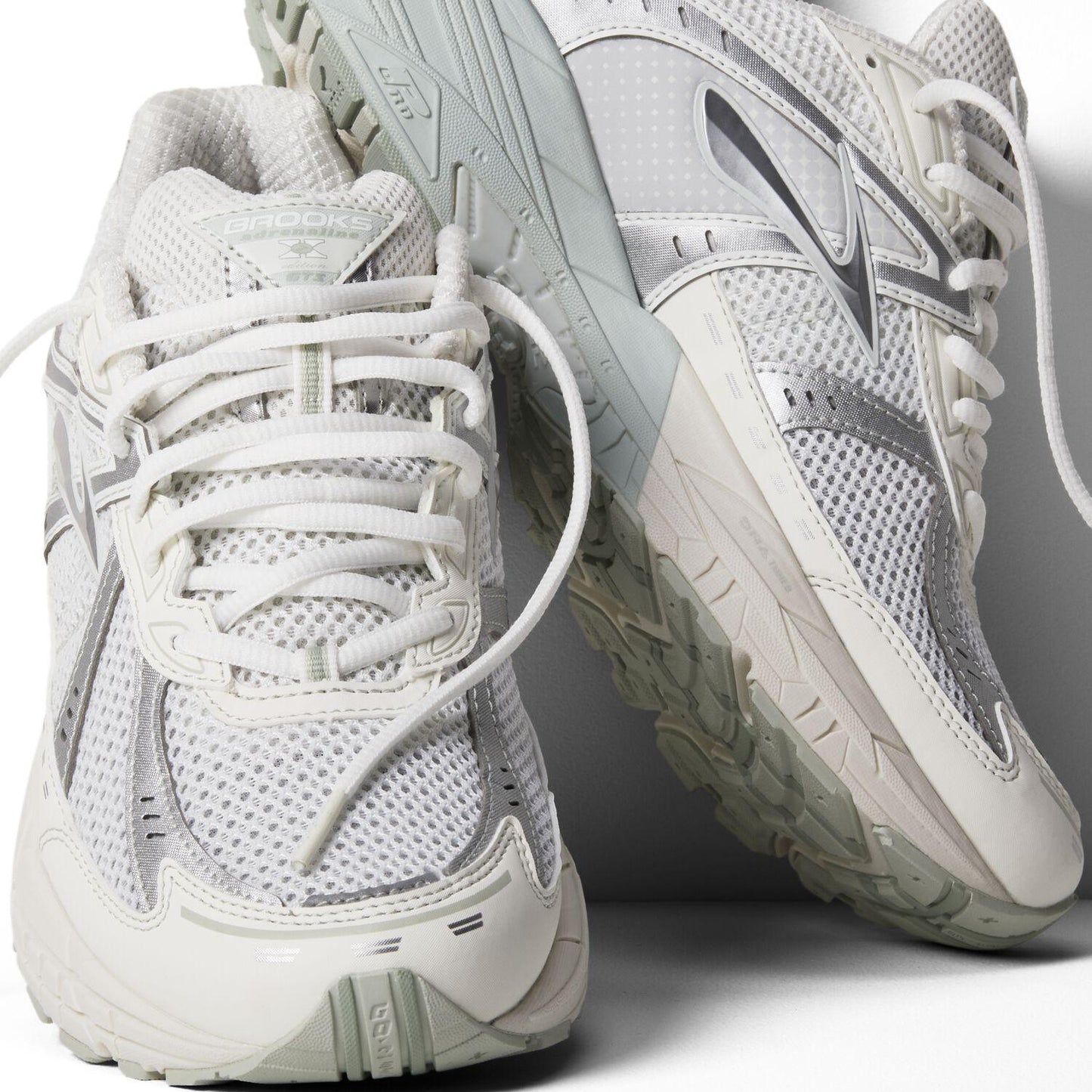 Brooks Running Adrenaline GTS 10